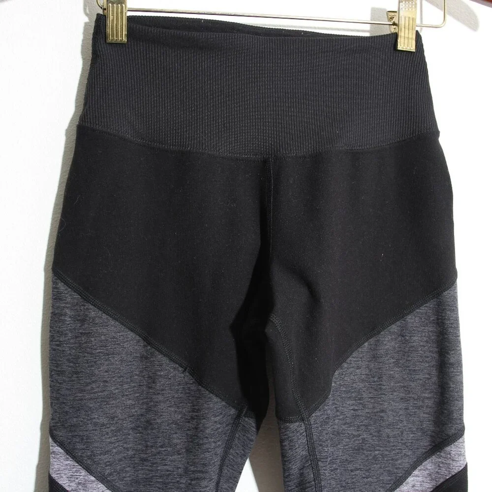 ALO Yoga 7/8 High-Waist AloSoft Sheila Legging Black Gray High Rise Stripe Sz XS